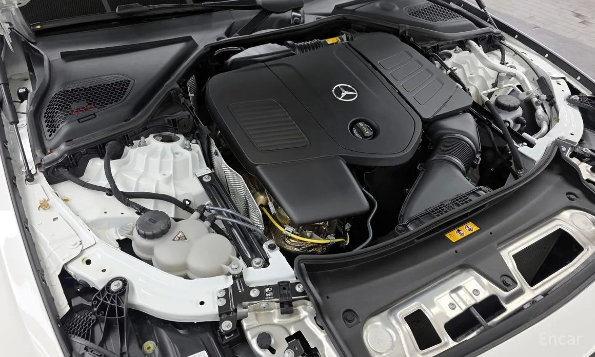 Mercedes-Benz E-Class 2024 E300 4MATIC AMG Line