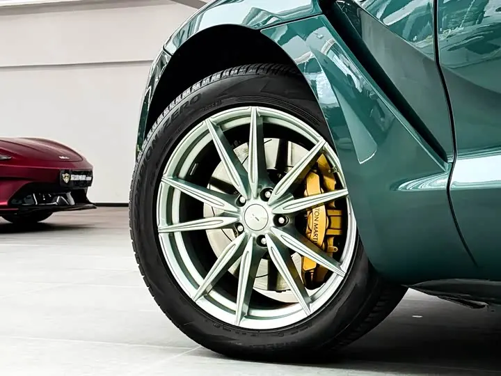 Aston Martin DBX 2023 2023款 3.0T STRAIGHT-SIX
