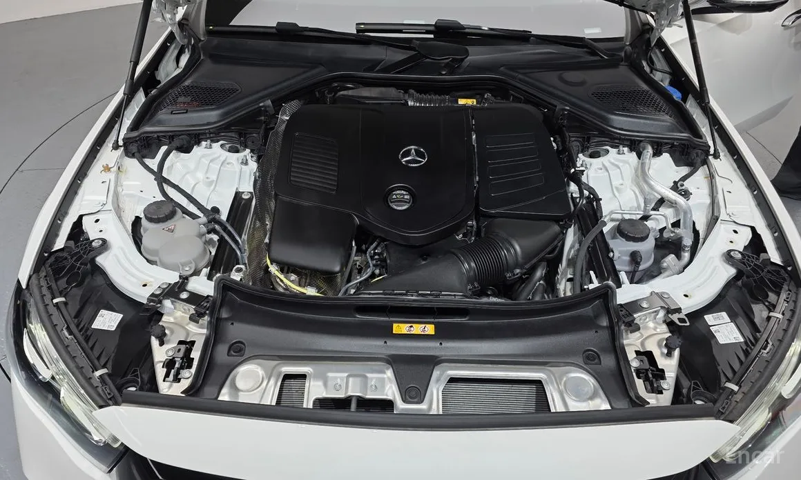 Mercedes-Benz E-Class 2024 E200 Avantgarde