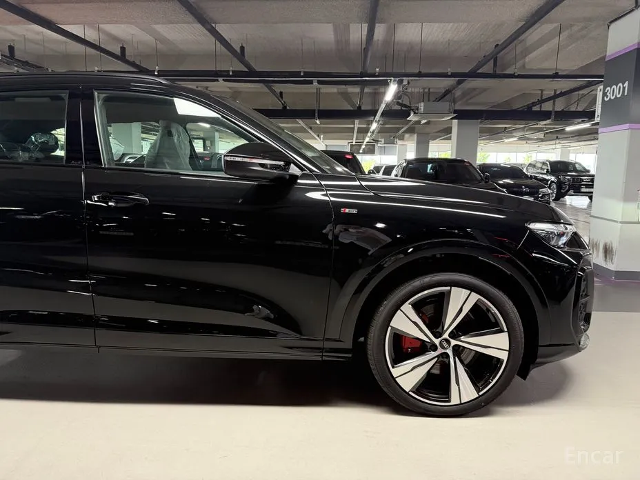 Audi Q5 2025 40 TDI Quattro S Line Black Edition