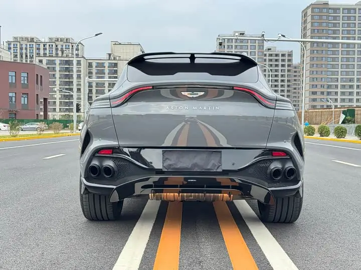 Aston Martin DBX 2025 2025款 4.0T V8 707