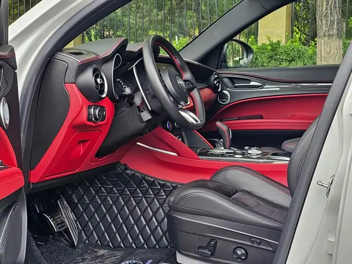 Alfa Romeo Stelvio 2021 2021款 2.0T 280HP Veloce Ti 竞速版