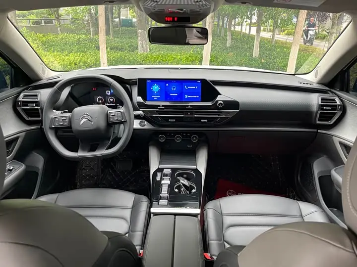 Citroen C5 X 2025 2025款 1.6T 海外版
