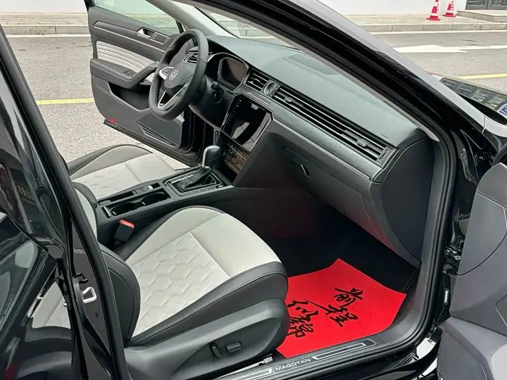Volkswagen Magotan 2026 2026款 3000万辆甄选款 380TSI DSG豪华型