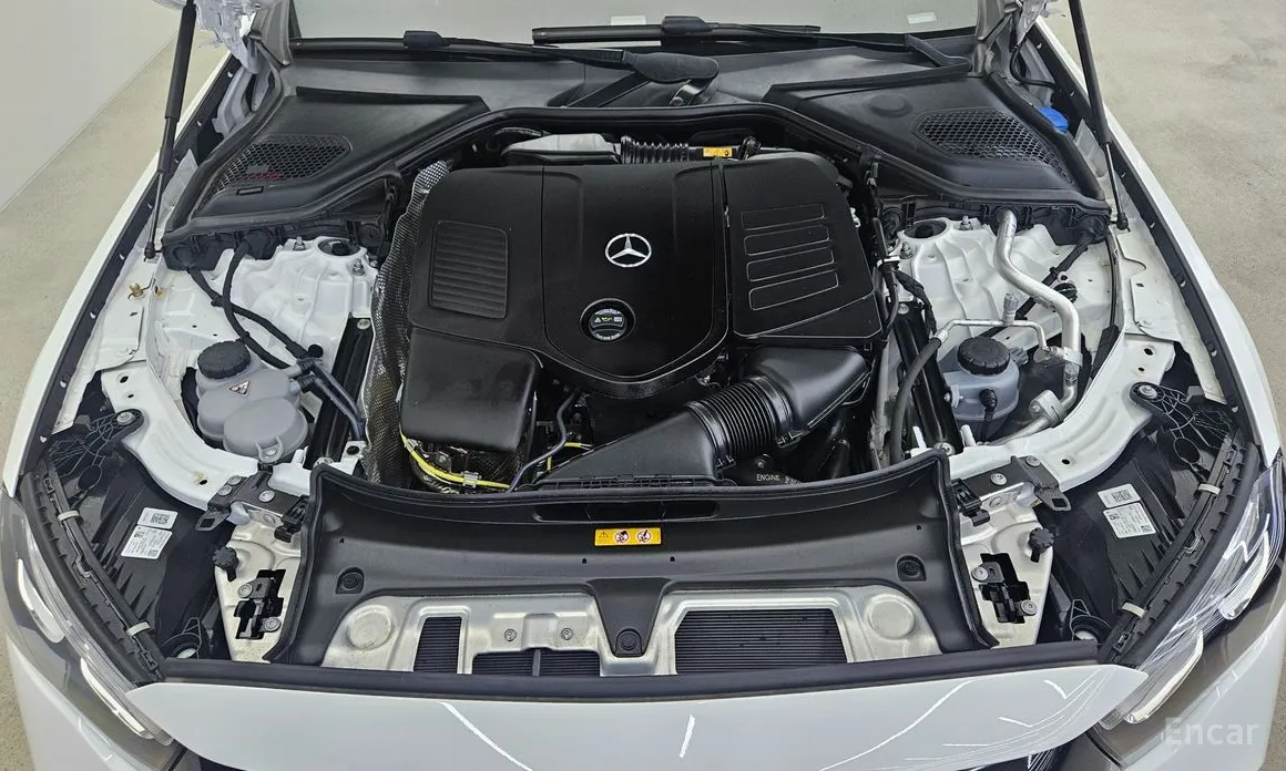 Mercedes-Benz E-Class 2024 E200 Avantgarde
