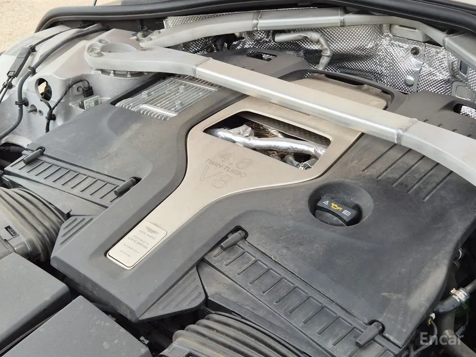 Aston Martin DBX 2020 4.0 V8