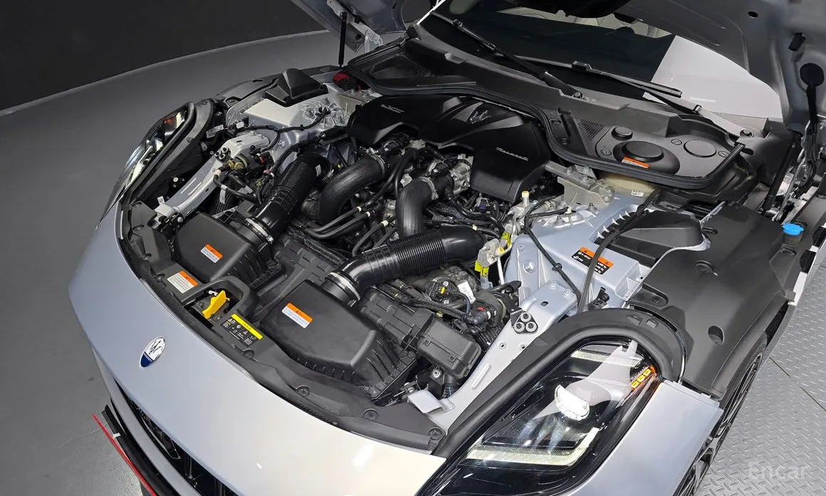 Maserati GranCabrio 2024 3.0 V6 Trofeo