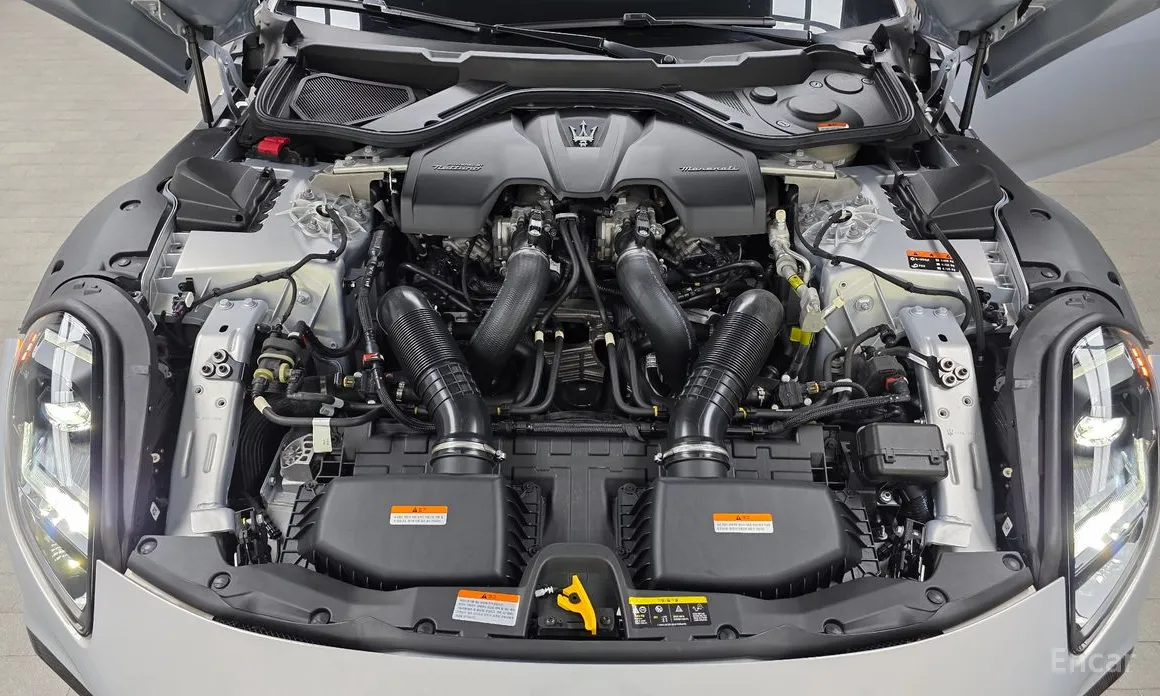 Maserati GranCabrio 2024 3.0 V6 Trofeo