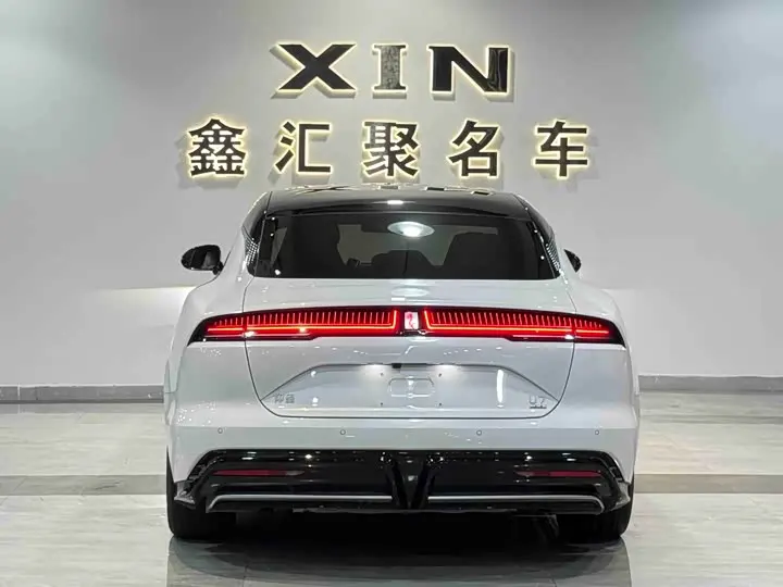BYD Yangwang U7 2025 2025款 PHEV 五座豪华版
