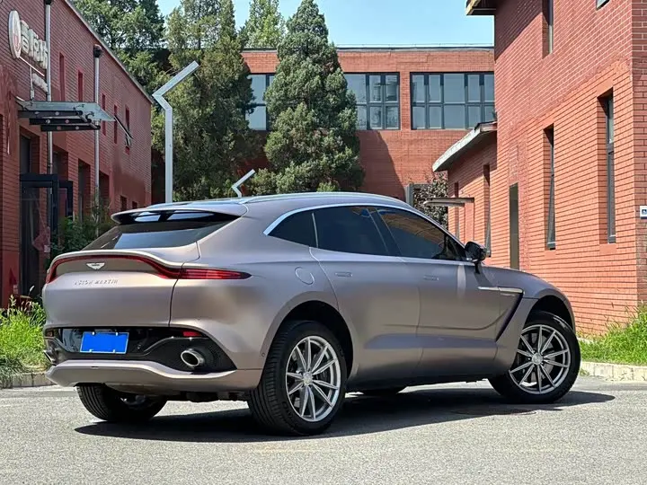 Aston Martin DBX 2023 2023款 3.0T STRAIGHT-SIX