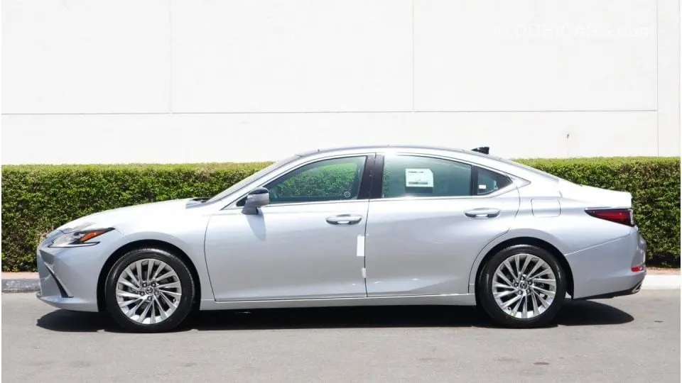 Lexus ES 2022
