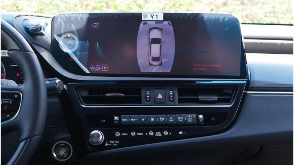 Lexus ES 2022