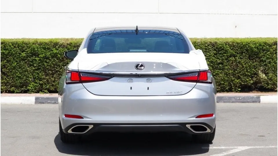Lexus ES 2022