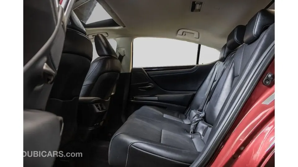 Lexus ES 2019