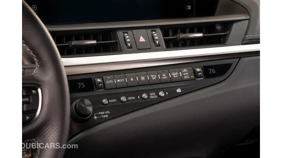 Lexus ES 2019