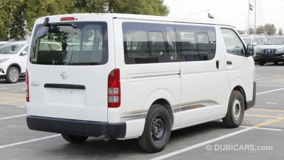 Toyota HiAce 2022