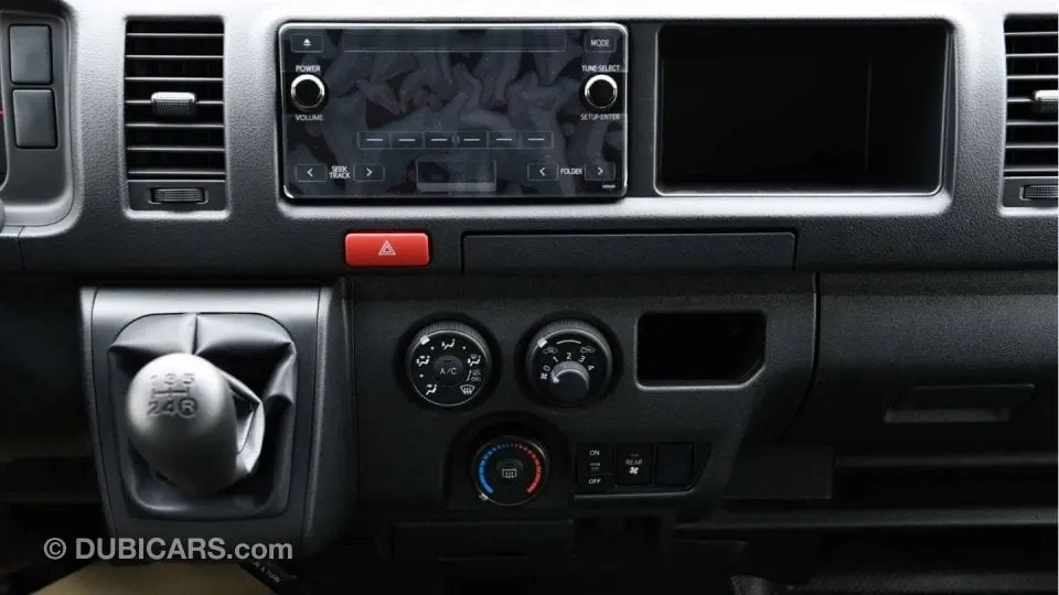 Toyota HiAce 2021