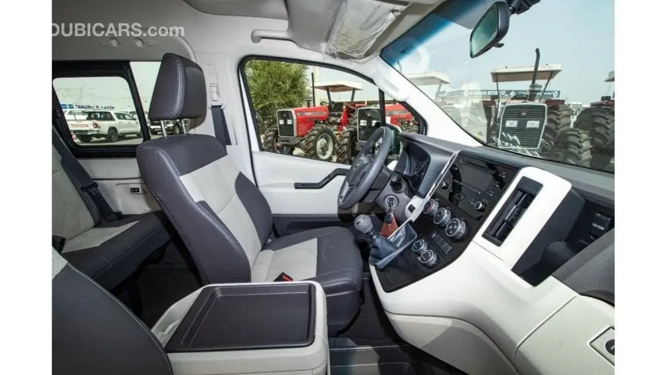 Toyota HiAce 2021