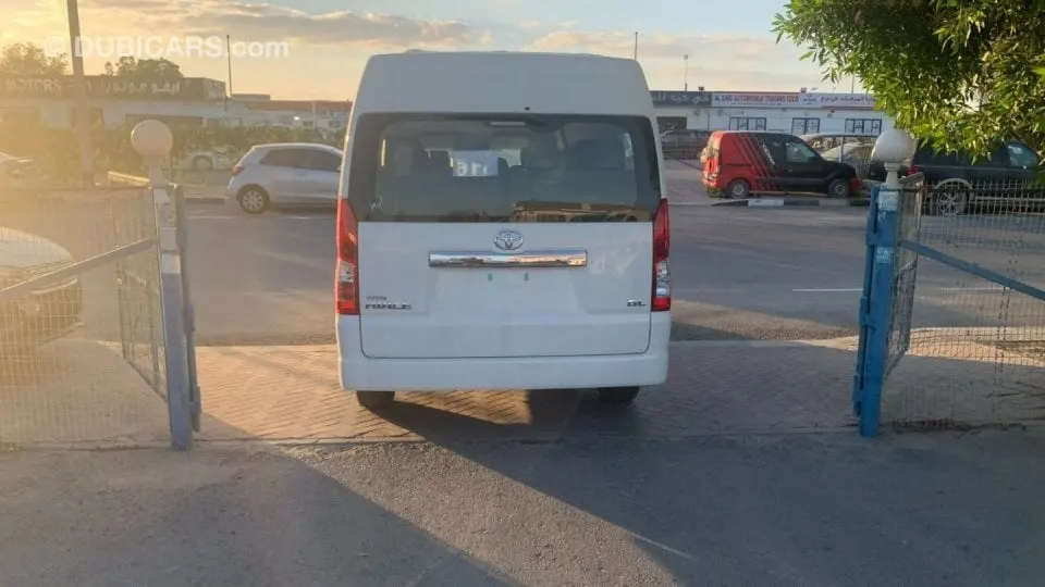 Toyota HiAce 2022
