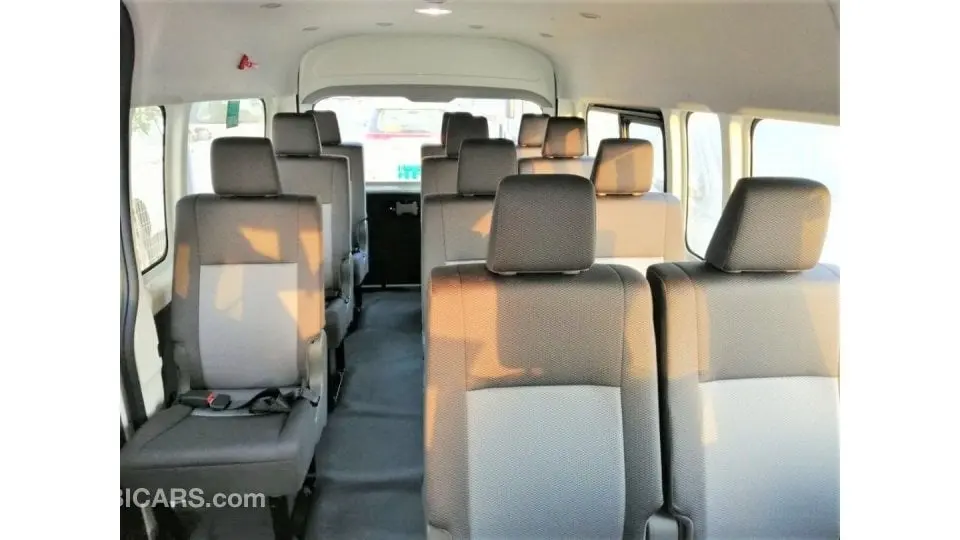Toyota HiAce 2022