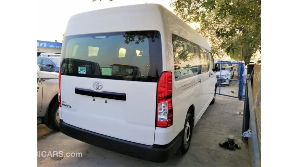 Toyota HiAce 2022