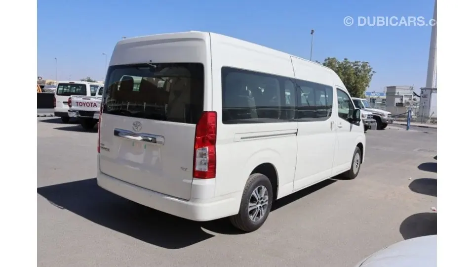 Toyota HiAce 2022