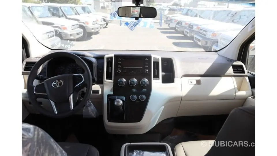 Toyota HiAce 2022