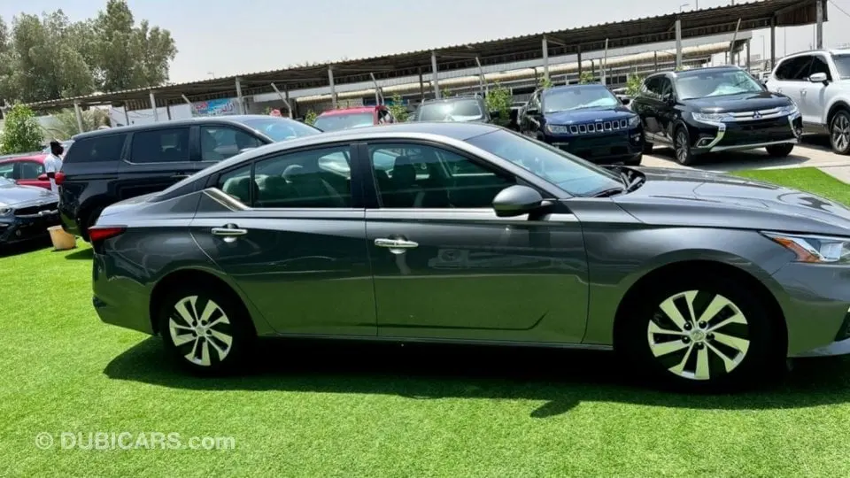 Nissan Altima 2020