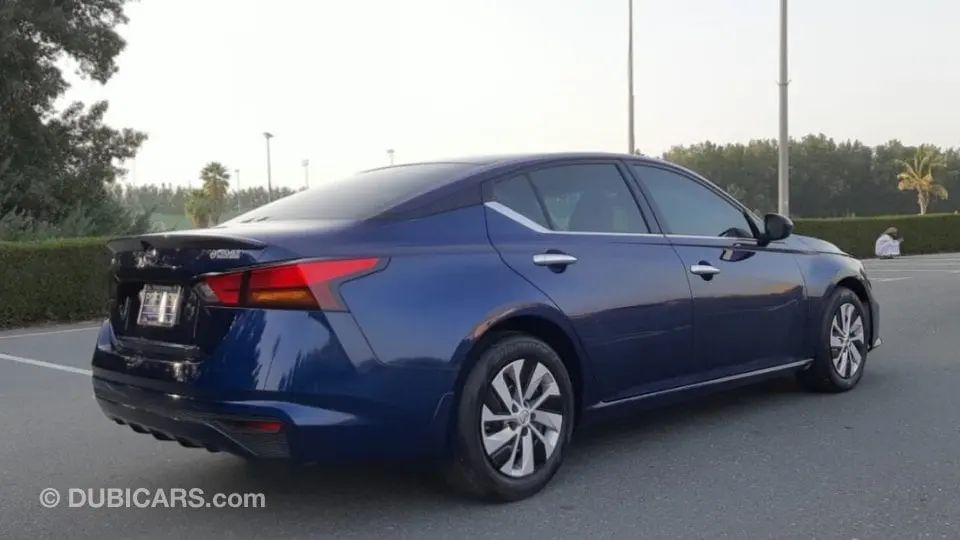 Nissan Altima 2021