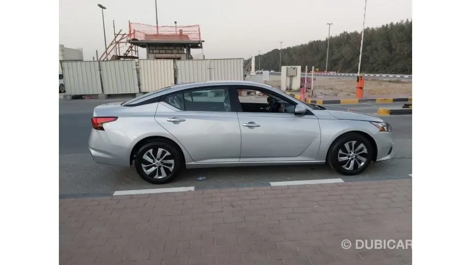 Nissan Altima 2020