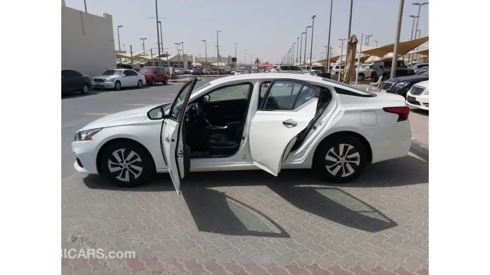 Nissan Altima 2020