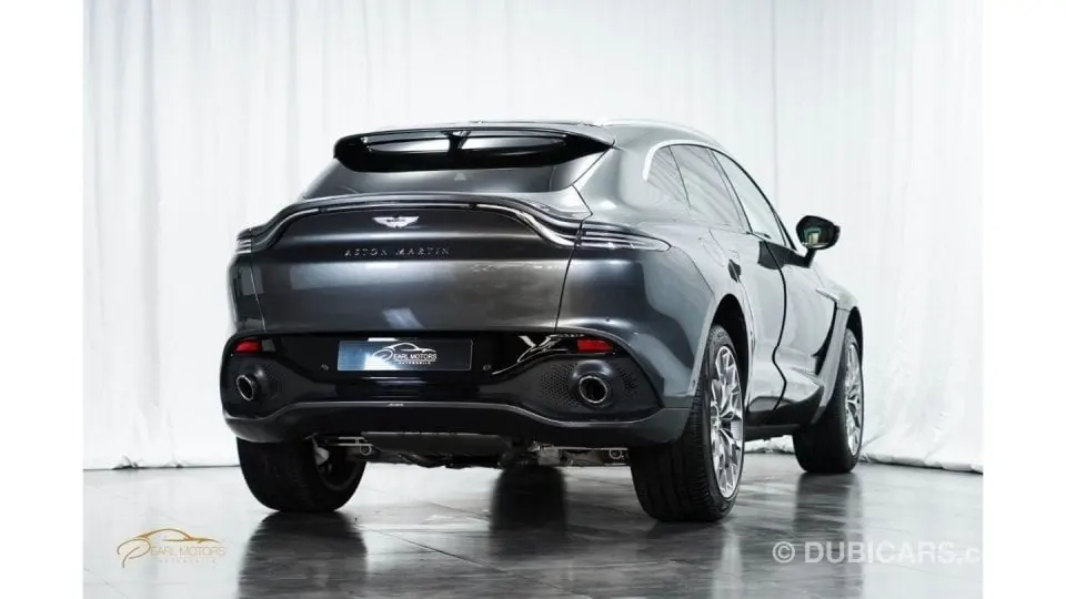 Aston Martin DBX 2021