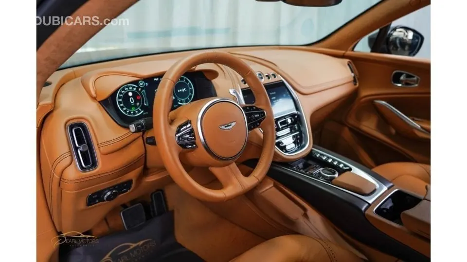 Aston Martin DBX 2021