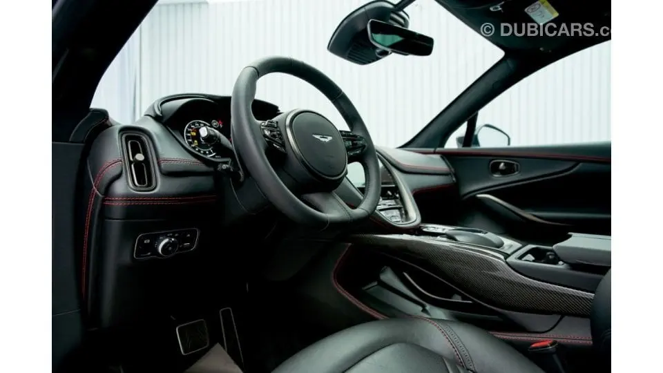 Aston Martin DBX 2022