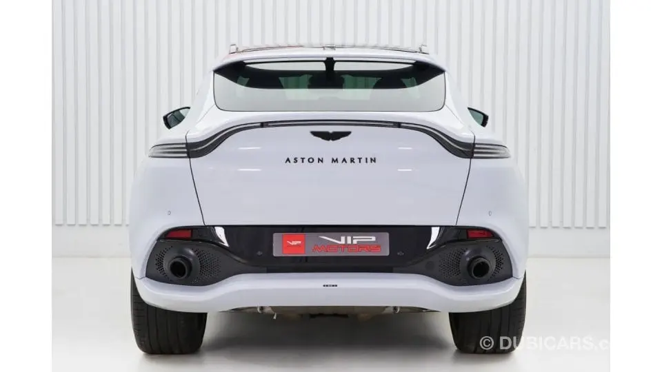 Aston Martin DBX 2022