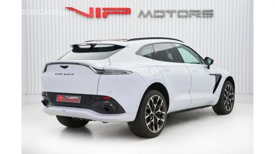 Aston Martin DBX 2022