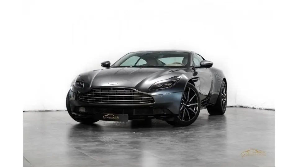 Aston Martin DB11 2021
