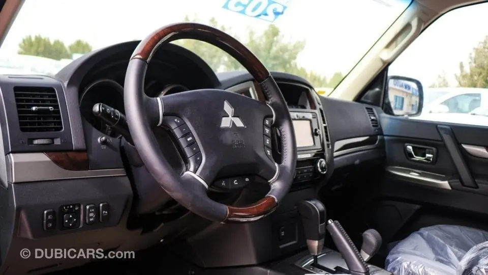 Mitsubishi Pajero 2020