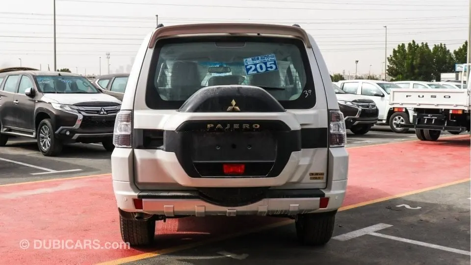 Mitsubishi Pajero 2020