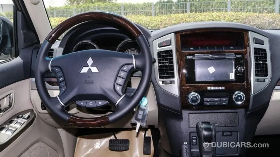Mitsubishi Pajero 2020