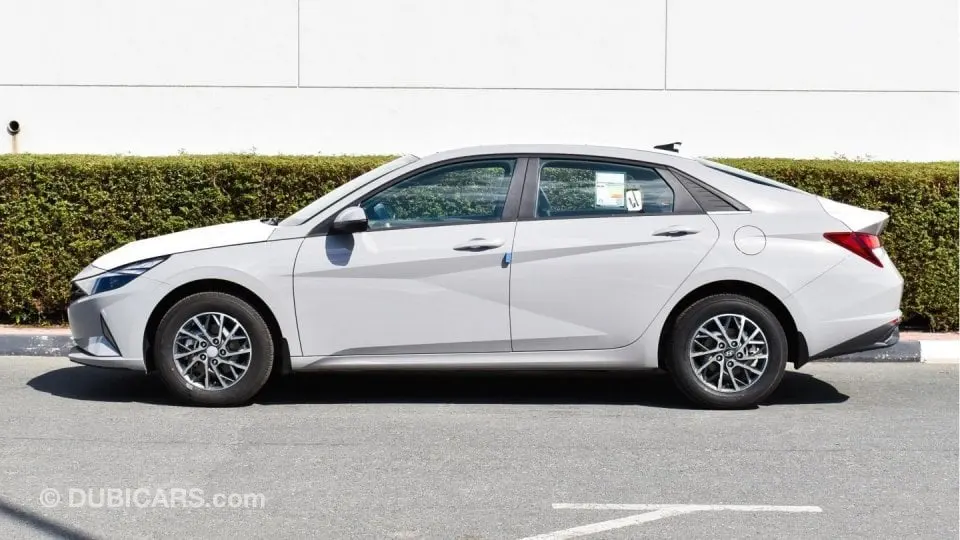 Hyundai Elantra 2022