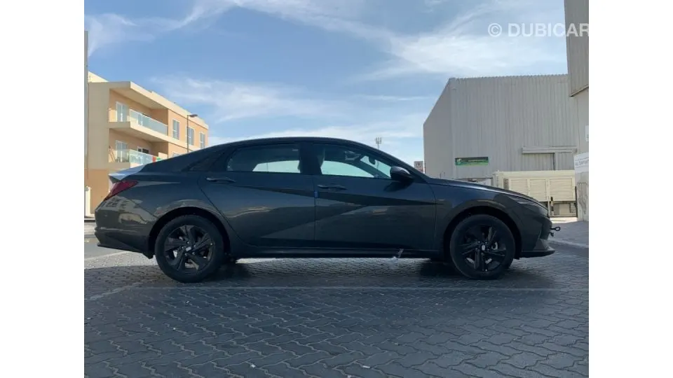 Hyundai Elantra 2022