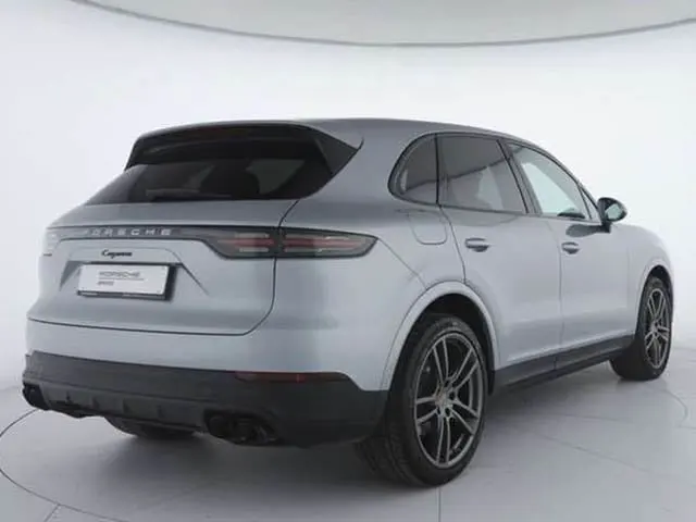 Porsche Cayenne 2022
