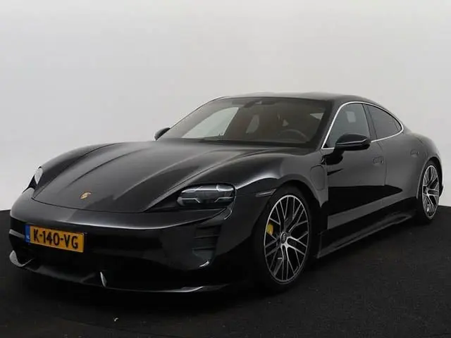 Porsche Taycan 2021