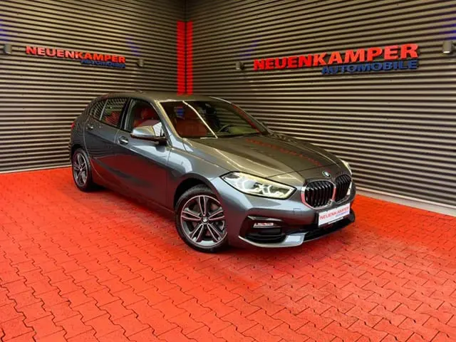 BMW 1 series 2021
