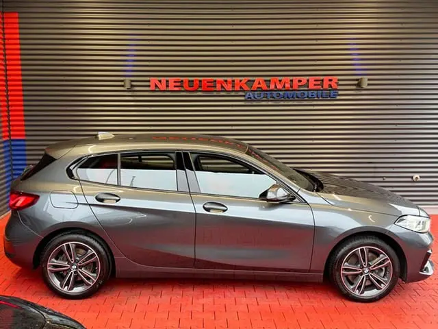 BMW 1 series 2021