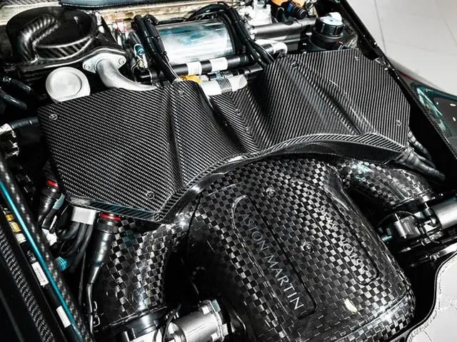 Aston Martin Valkyrie 2022