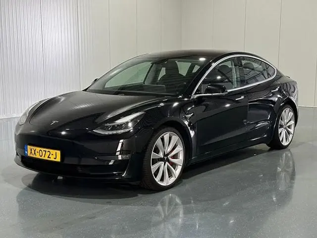 Tesla Model 3 2019
