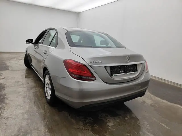 Mercedes-Benz C-Class 2020