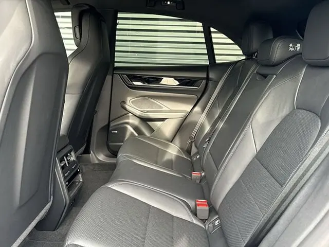 Porsche Macan 2024